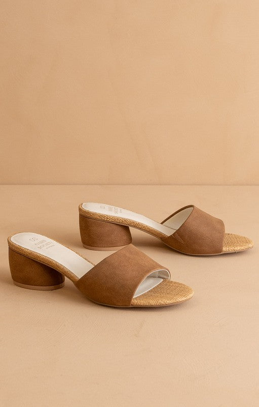 The Paloma Low Heeled Sandals Brown
