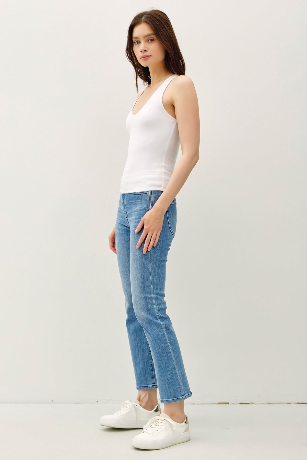 Soft Compression Double Layer Basic Full Length V-neck White Tank Top