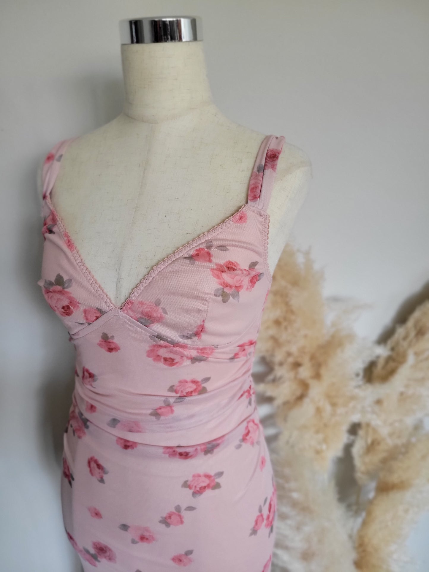 GARDEN PARTY LONG DRESS WITH SIDE RUCHING IN ROSE PRINT