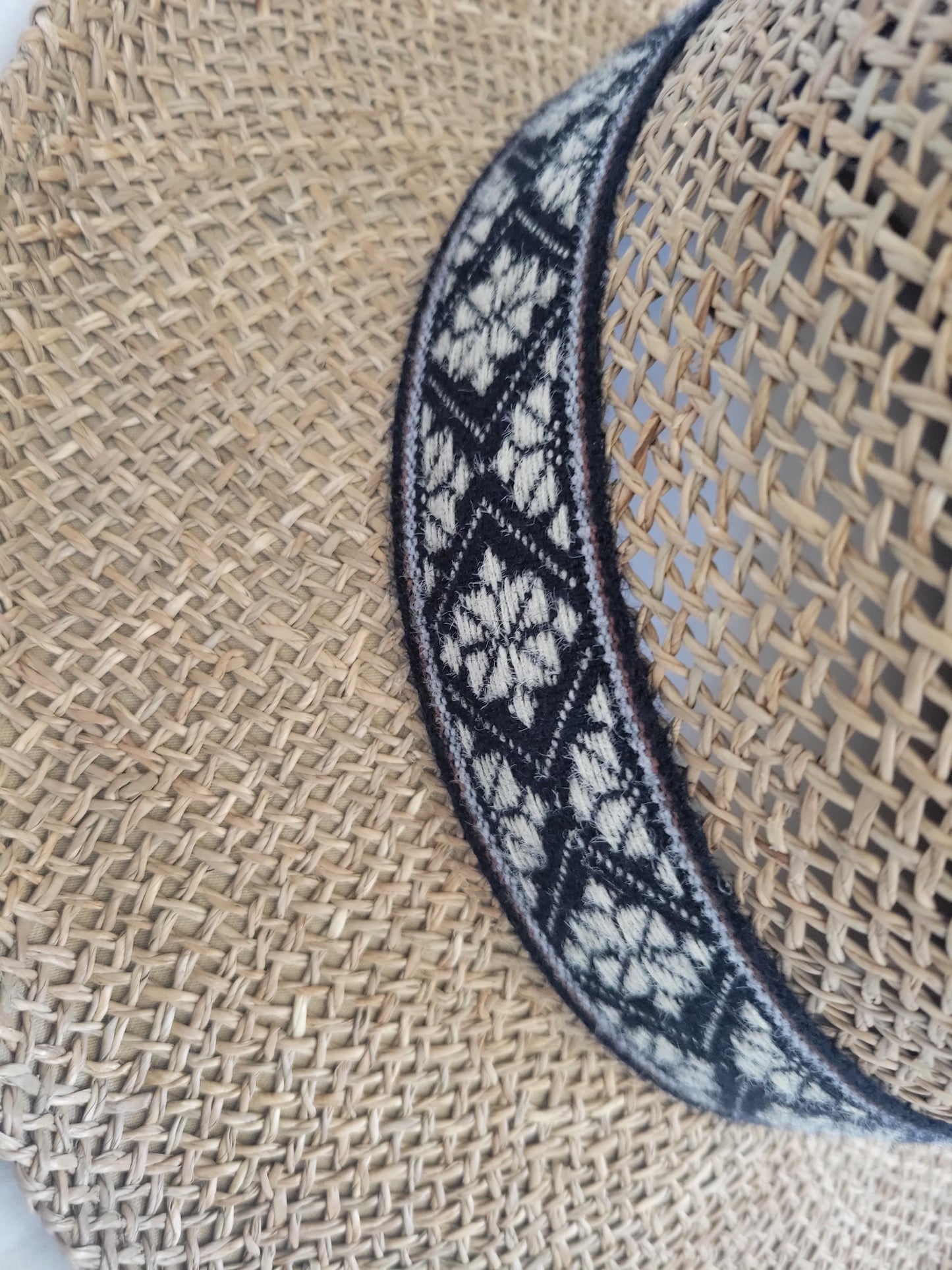 Open weaved seagrass gambler hat with a jacquard band detail