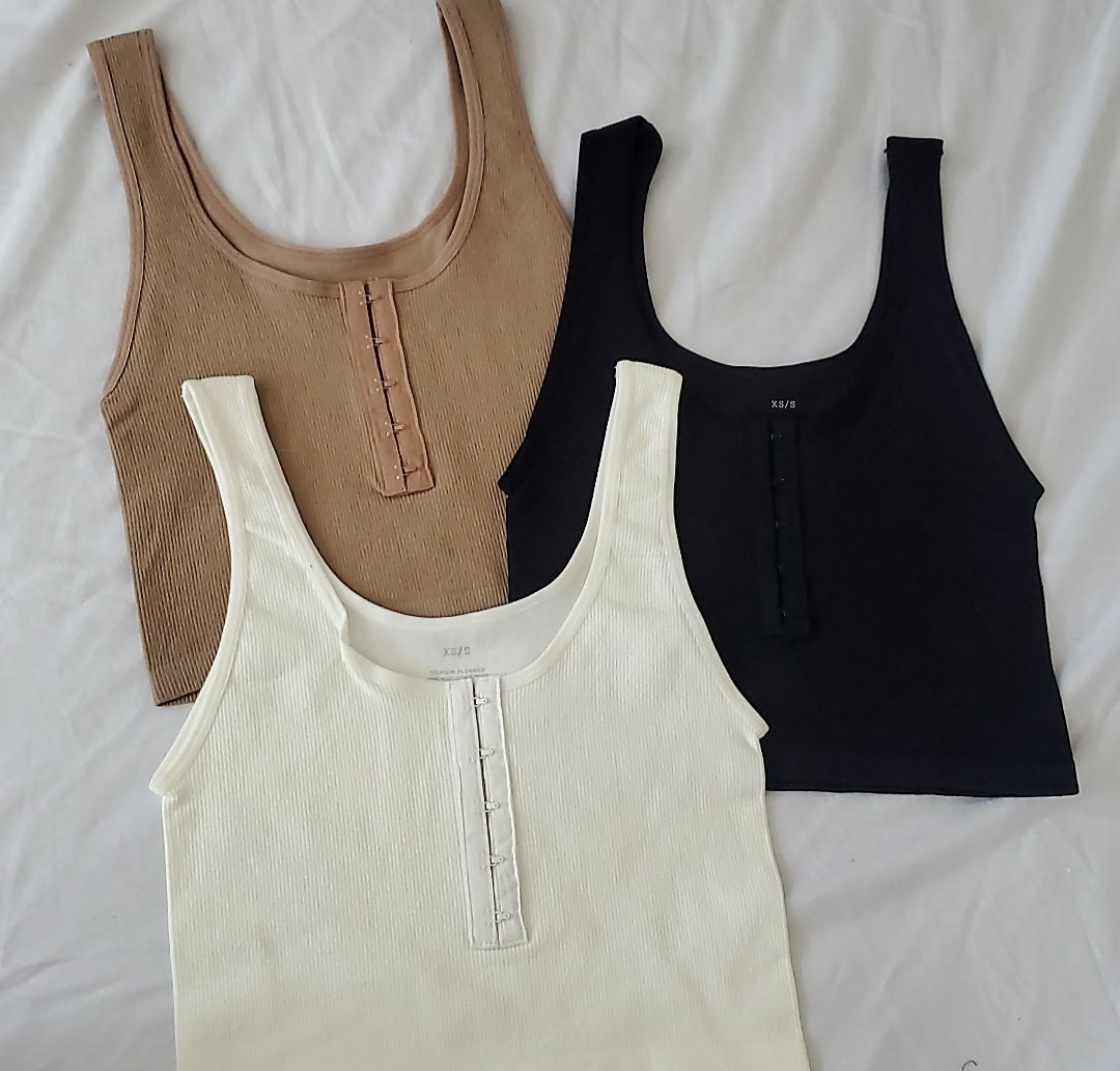 Ribbed Hook Eye Brami-White