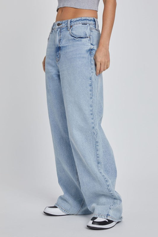LOW WAISTED WIDE LEG JEANS