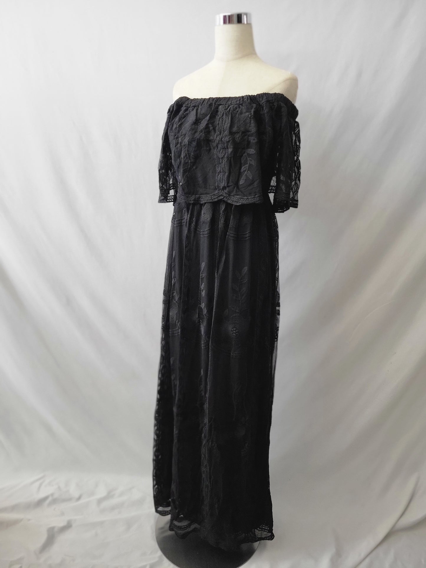 OFF THE SHOULDER LACE MAXI DRESS -BLACK