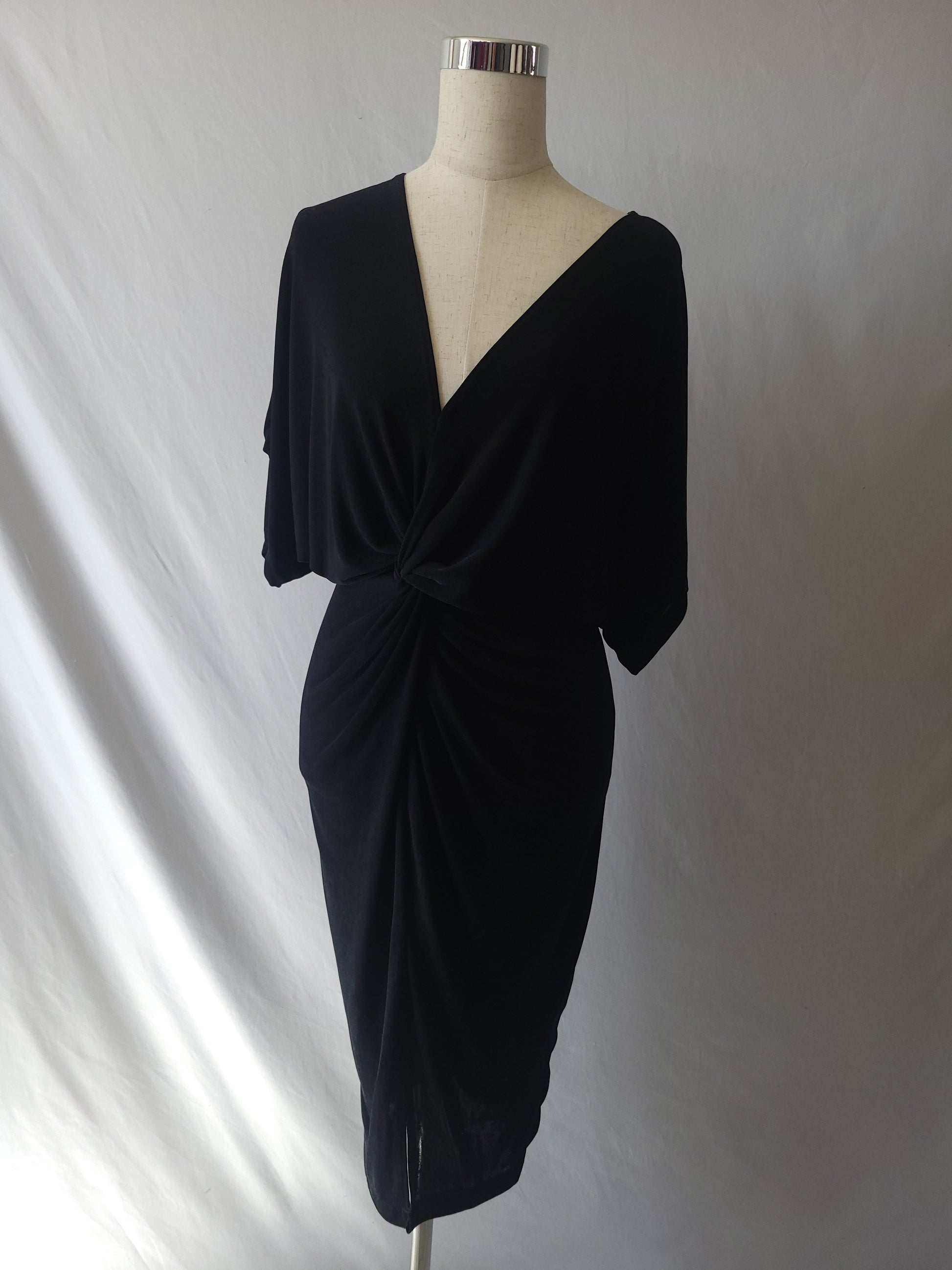 FRONT KNOT SLIT MIDI DRESS Medium(8-10) FRONT KNOT SLIT MIDI DRESS Medium(8-10)