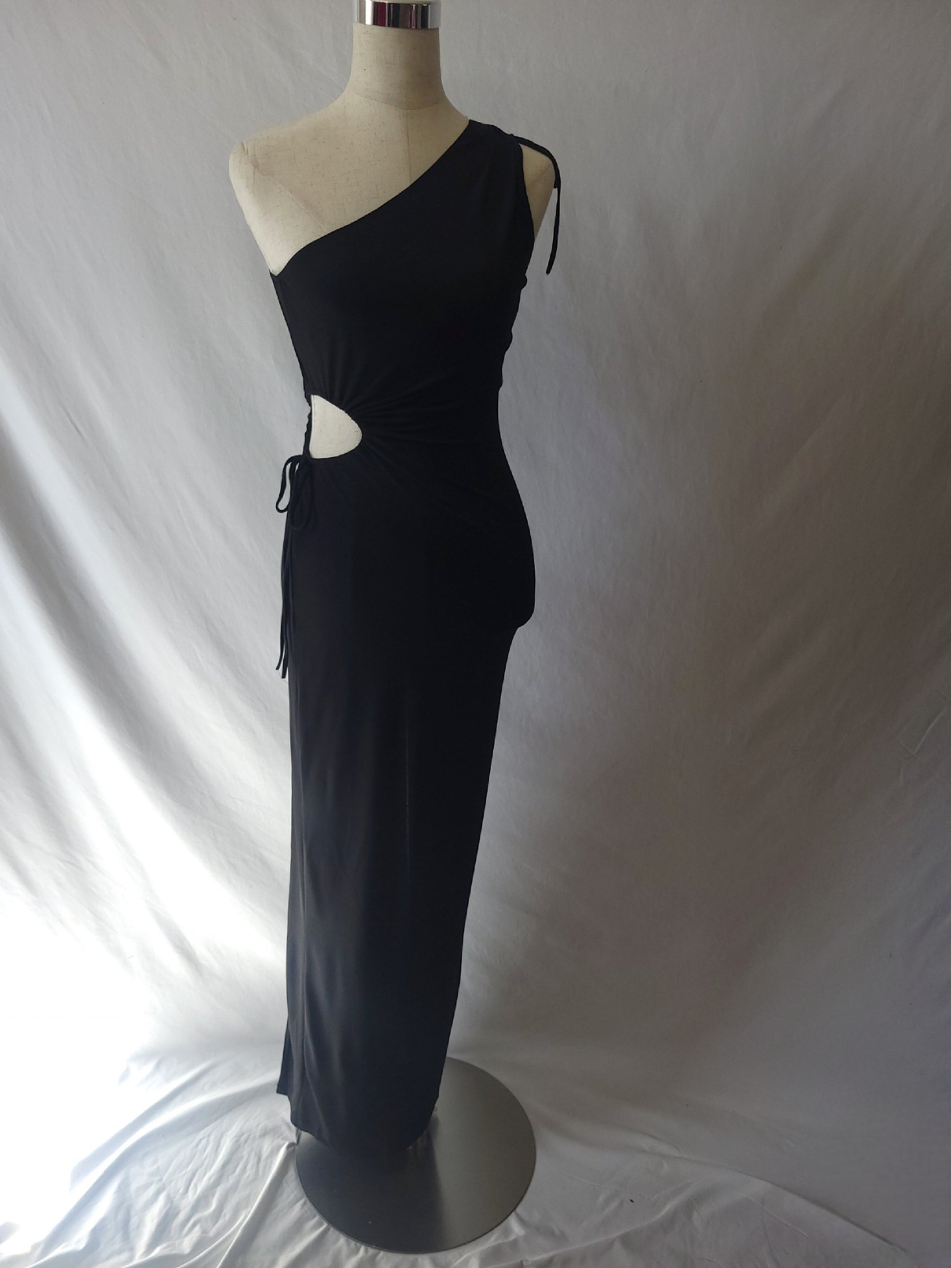 show-stopping style black one-shoulder cutout maxi dress Black One-Shoulder Cutout Maxi Dress | Womens | Large | 100% Polyester | Lulus | Stretchy Fabric | Homecoming | Holiday Dresses
