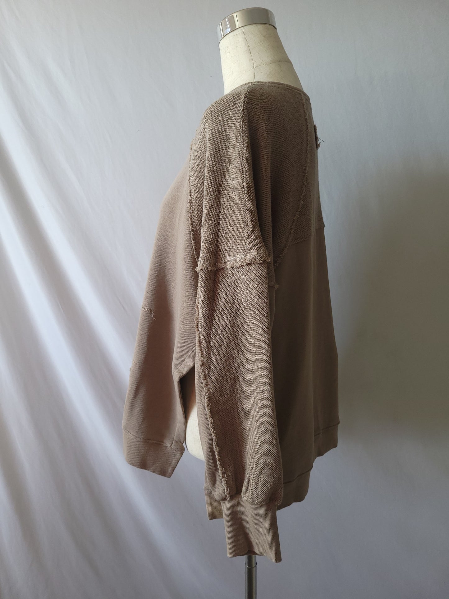 OVERSIZED FRENCH TERRY PULLOVER SIDE SLITS