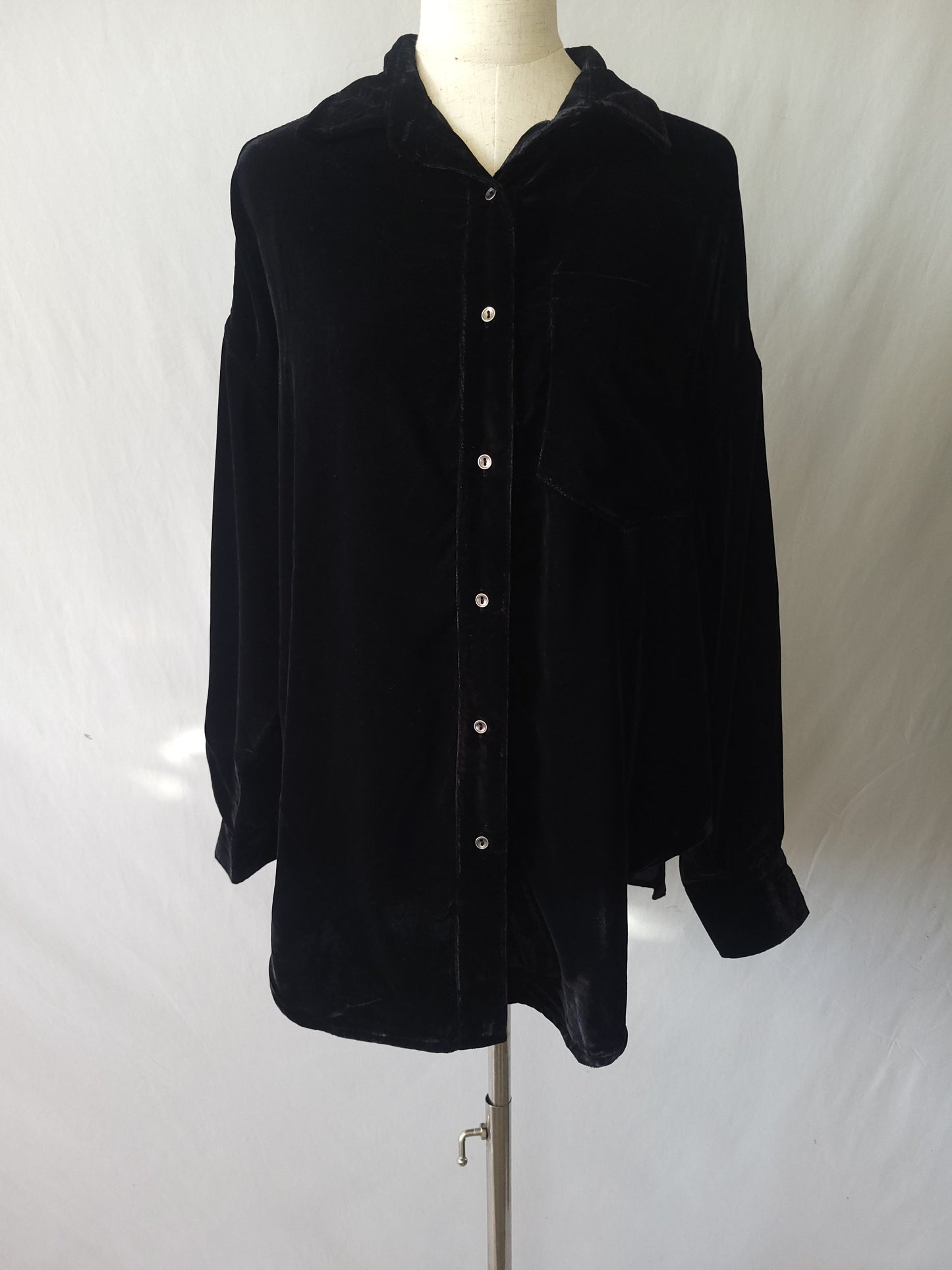 VELVET LONG SLEEVE BUTTON DOWN OVERSIZED JACKET