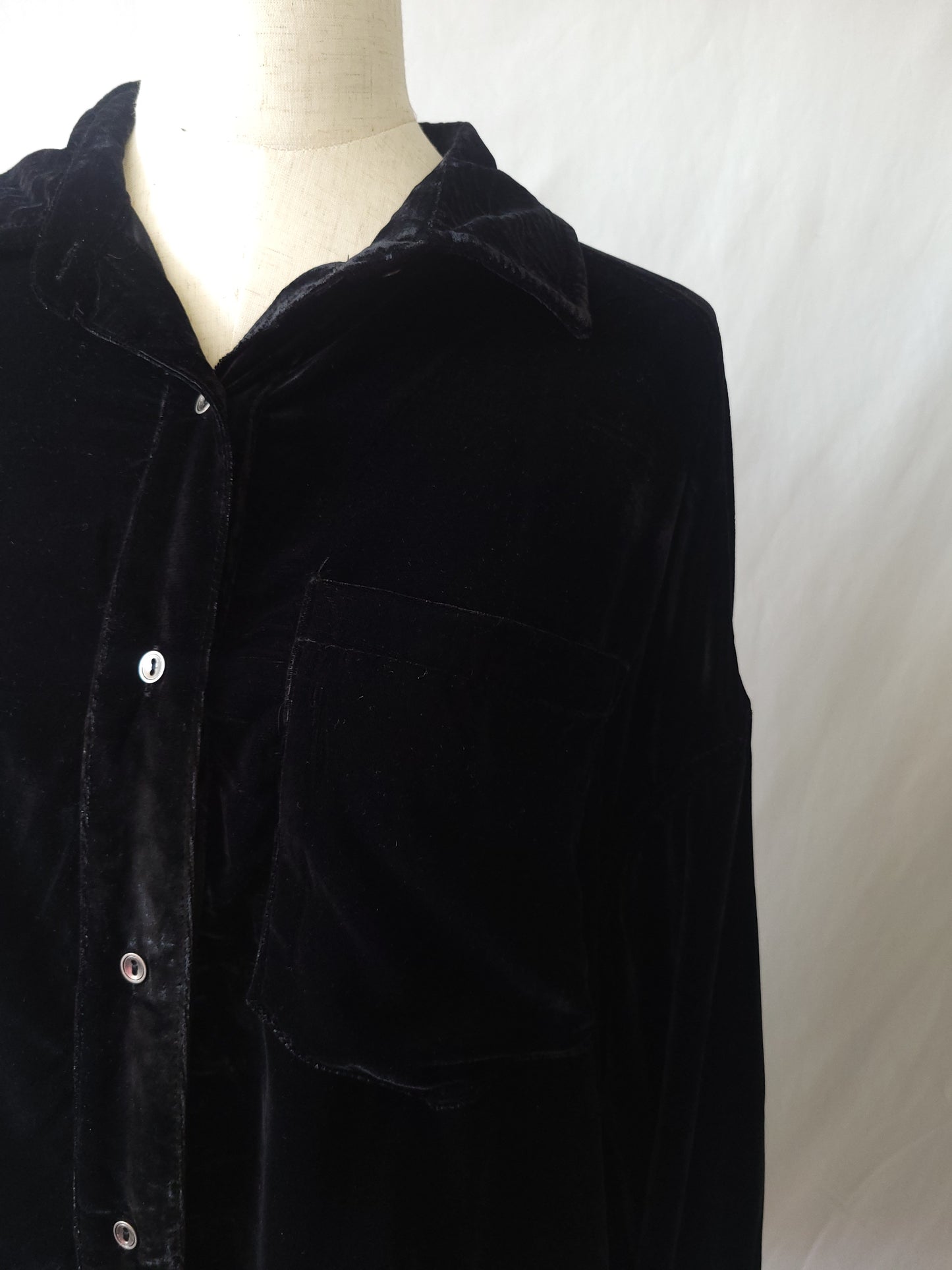 VELVET LONG SLEEVE BUTTON DOWN OVERSIZED JACKET