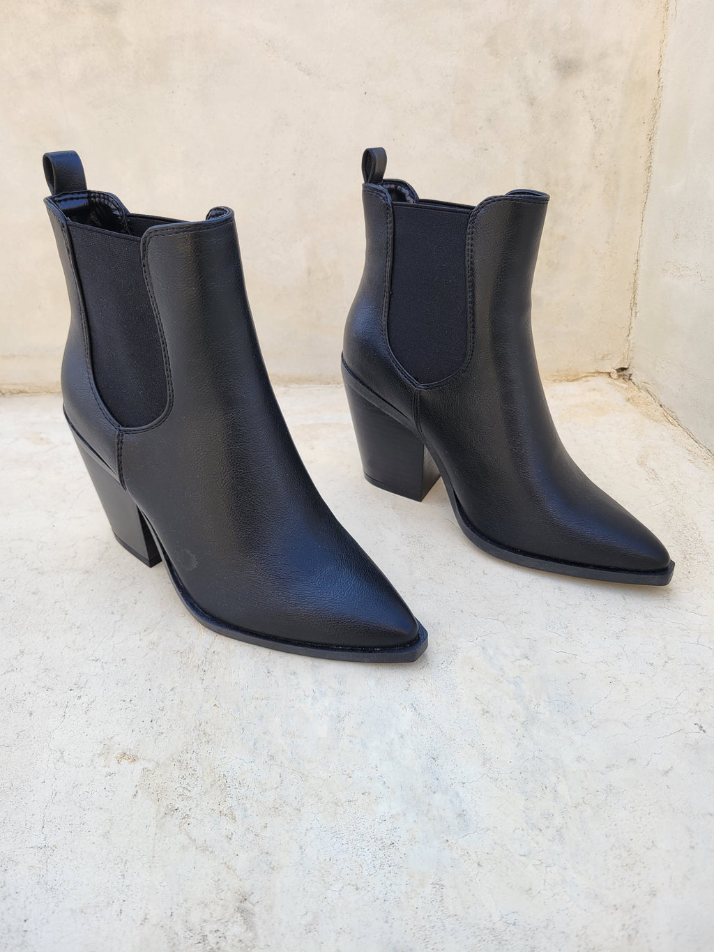 Slip On Pointed Adriana Black Ankle Boots