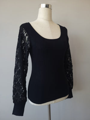 LACE SLEEVE WITH SCOOP NECKLINE KNIT TOP S-XL