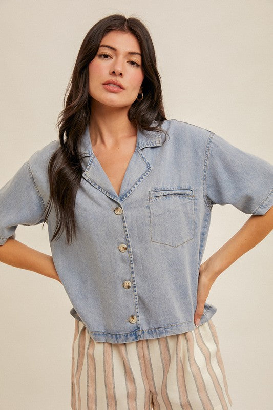 LOOSE FIT SHORT SLEEVE BUTTON DOWN DENIM SHIRT