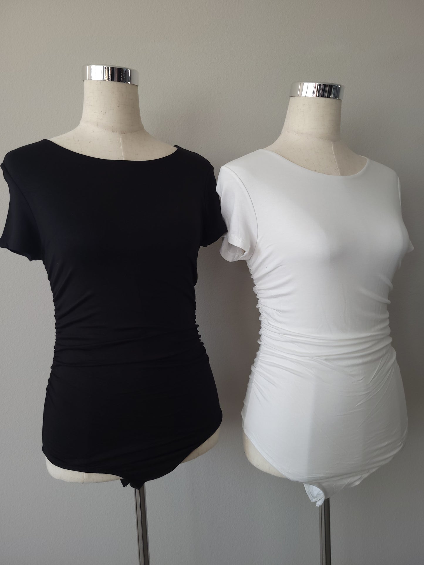 RUCHED CREWNECK SHORT SLEEVE BODYSUIT 2 COLORS