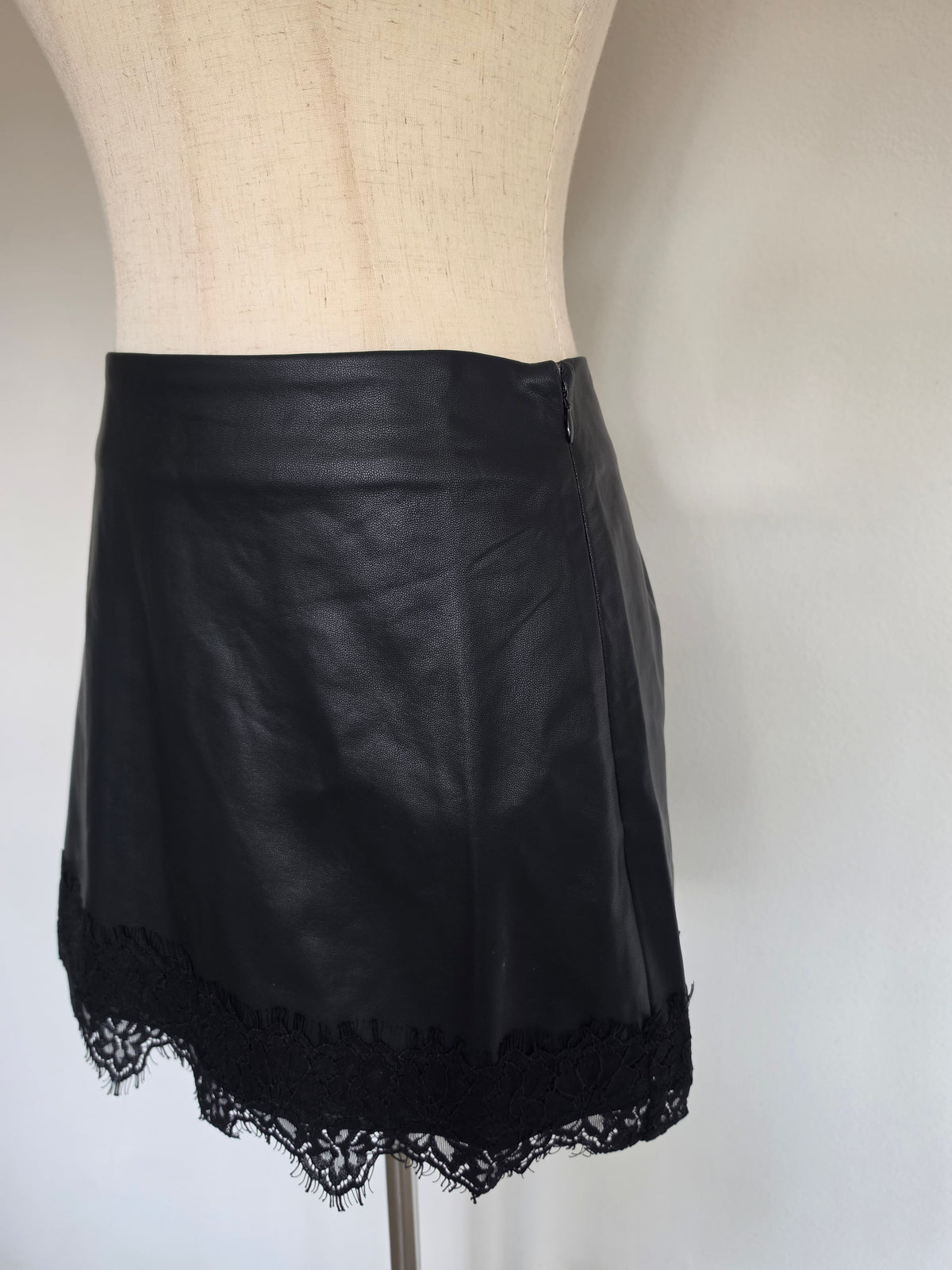High-waisted Faux Leather Lace Trim Hem Mini Skort