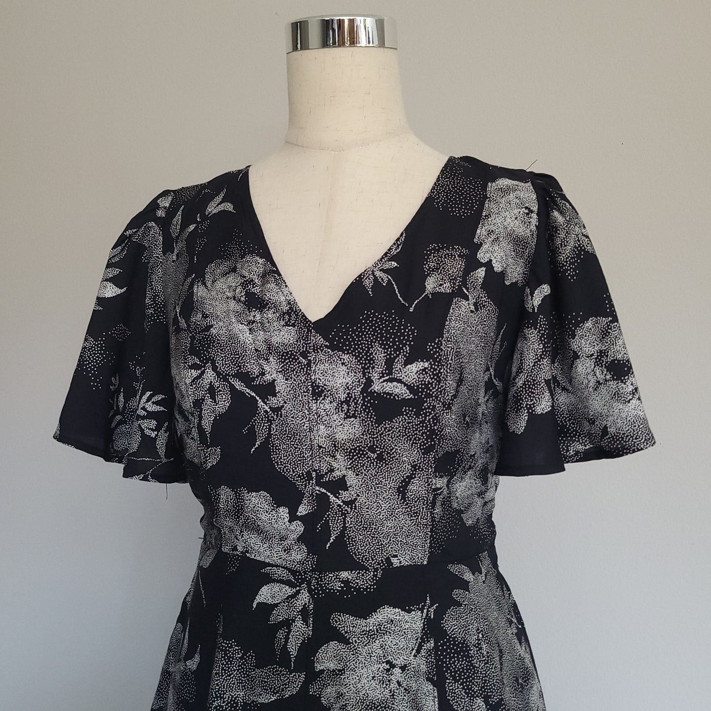 Elegant Floral Flutter Sleeve Maxi Dress