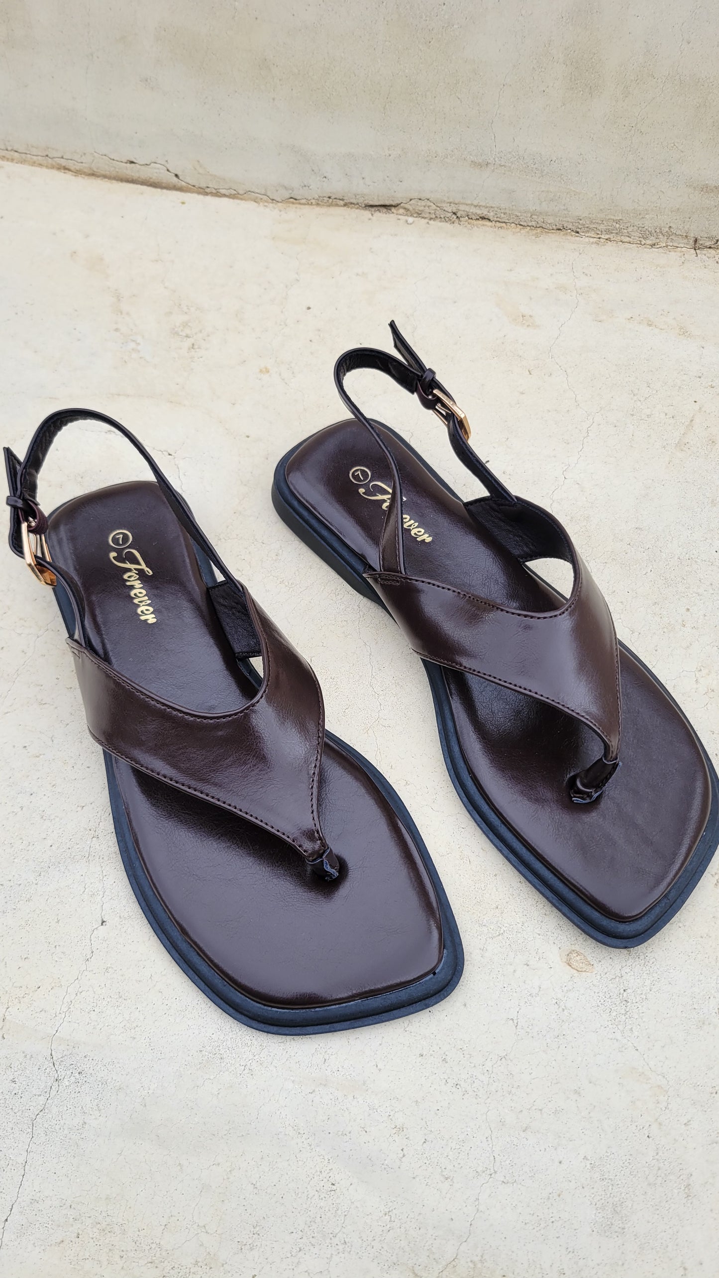 Judy Low Heel Thong Cushioned Sandal Espresso Brown