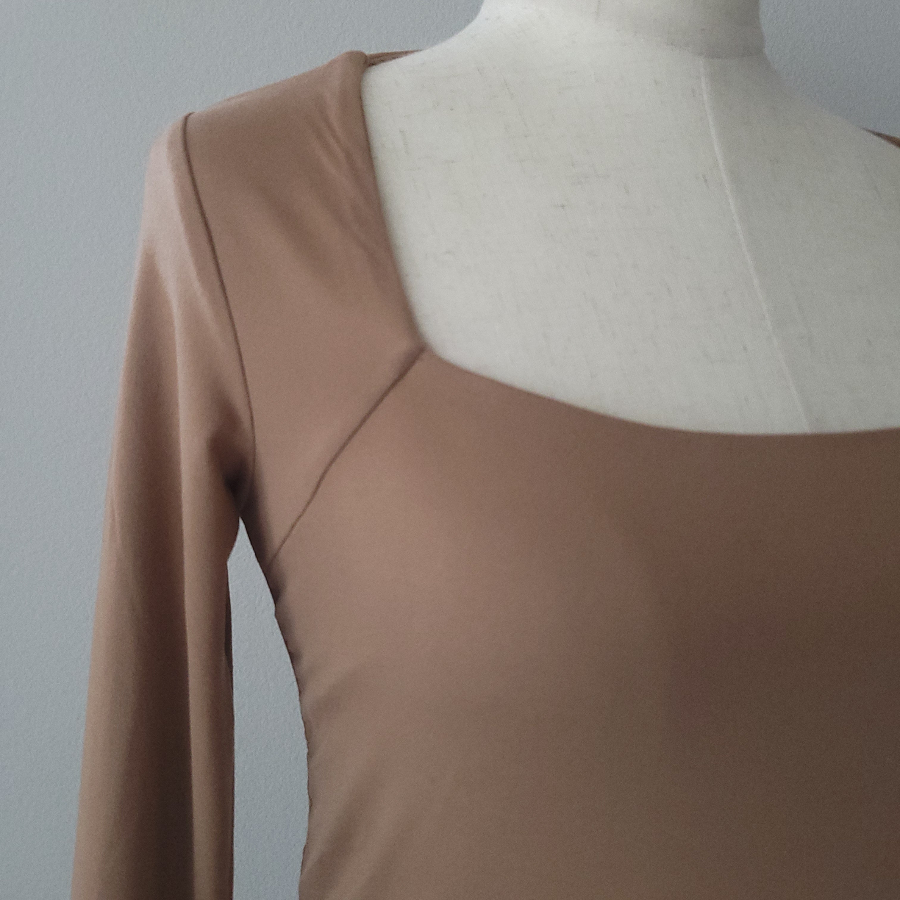 RUCHED WAIST SQUARE NECK BUILD IN BRA TOP BROWN