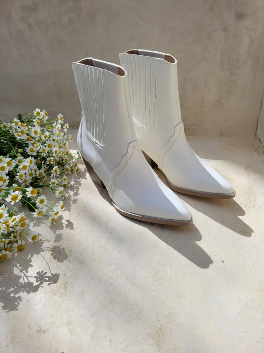 Yvonne Paneled Western White Bootie