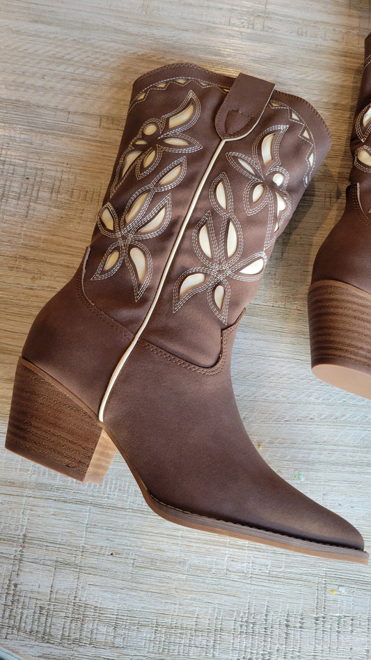 Laser Cut Brown Western Boots