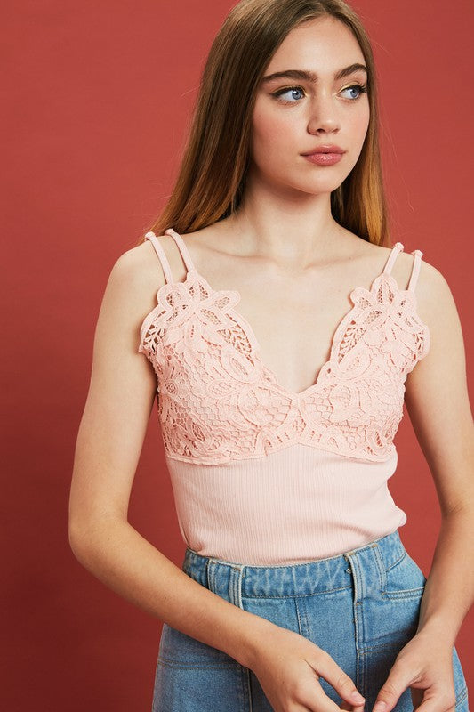 RIBBED KNIT CAMISOLE TOP WITH CROCHET LACE PATCH-BLUSH
