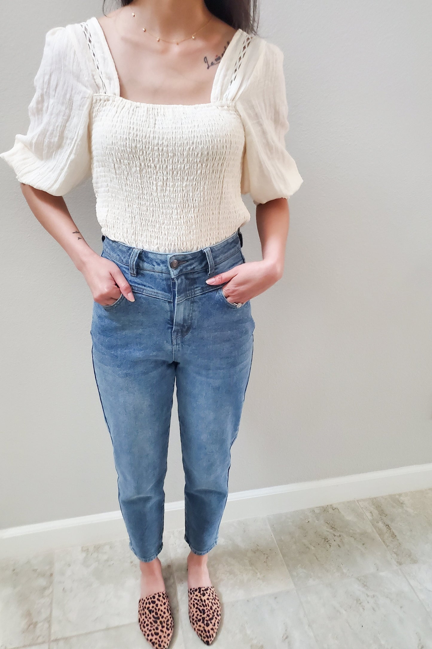 High Waisted Slim Mom Jenn Jeans in Vintage Wash