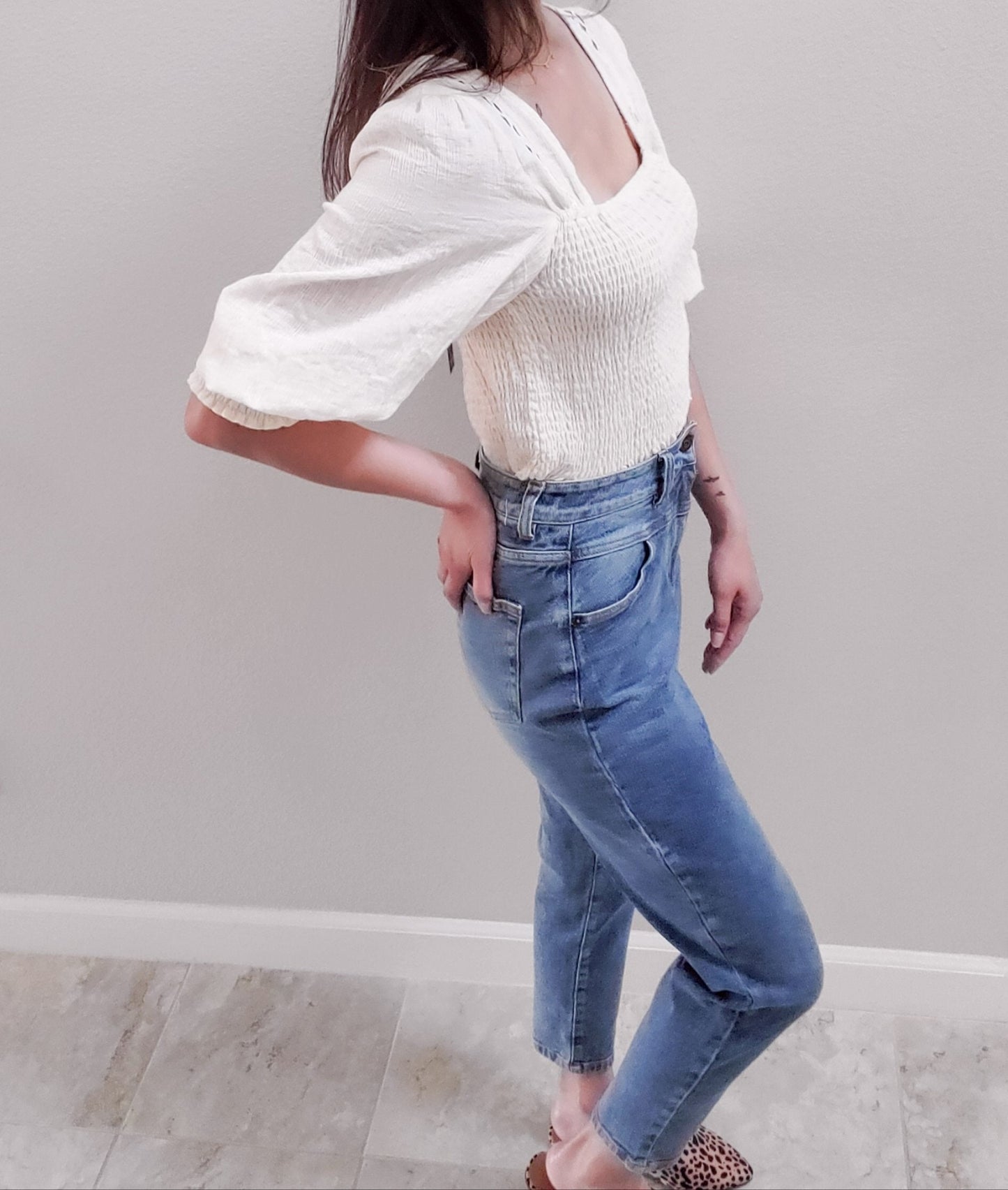 High Waisted Slim Mom Jenn Jeans in Vintage Wash