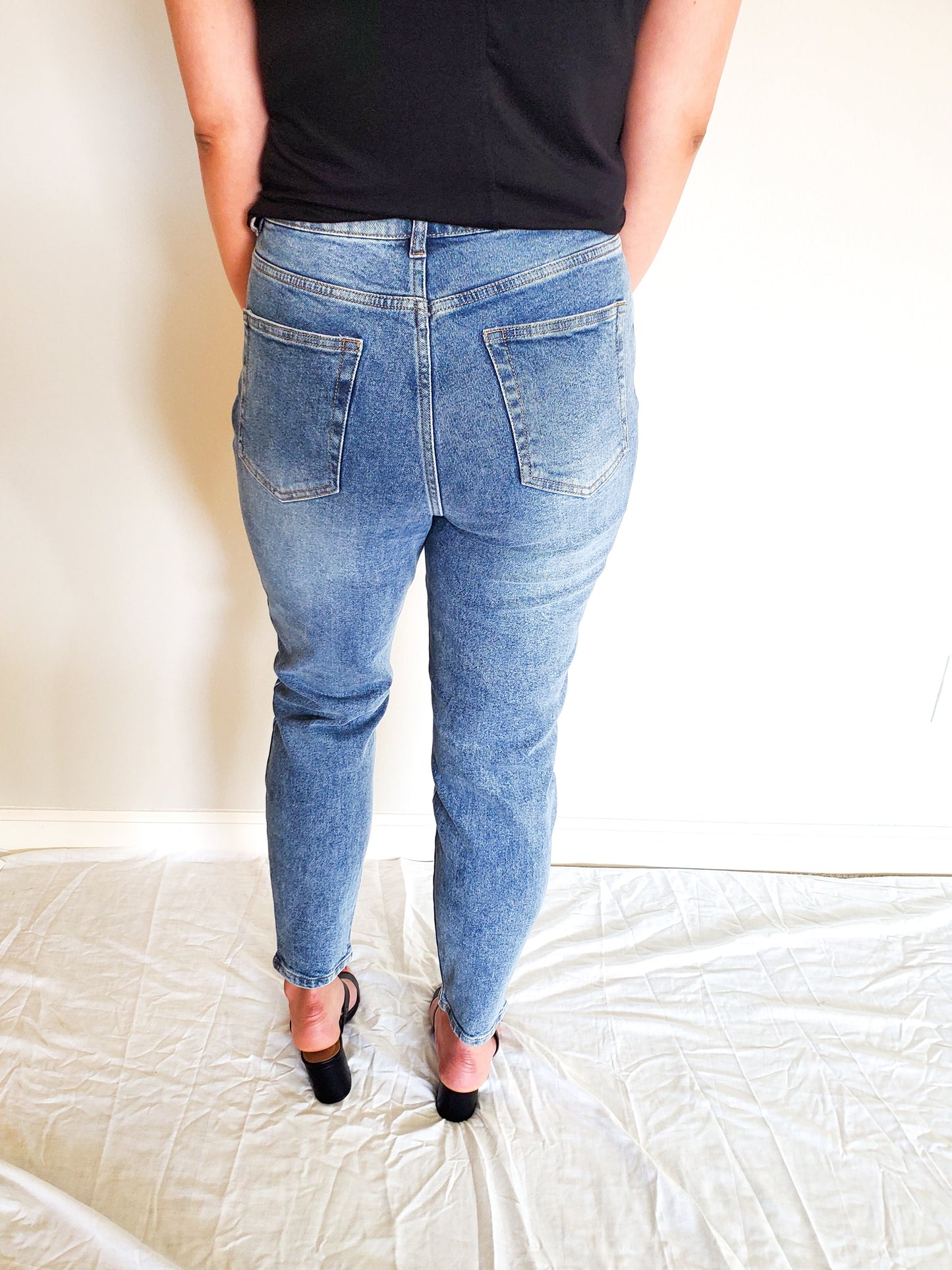 High Waisted Slim Mom Jenn Jeans in Vintage Wash