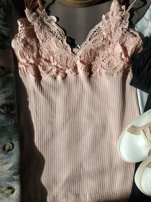 RIBBED KNIT CAMISOLE TOP WITH CROCHET LACE PATCH-BLUSH