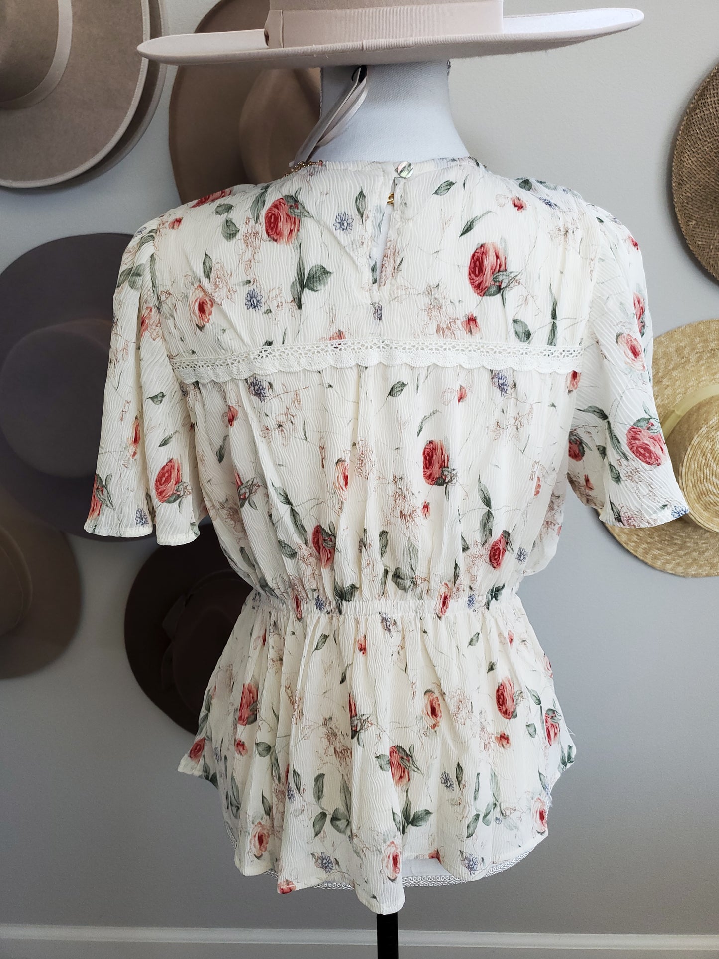 CRINKLE FABRIC FLORAL CINCHED BLOUSE