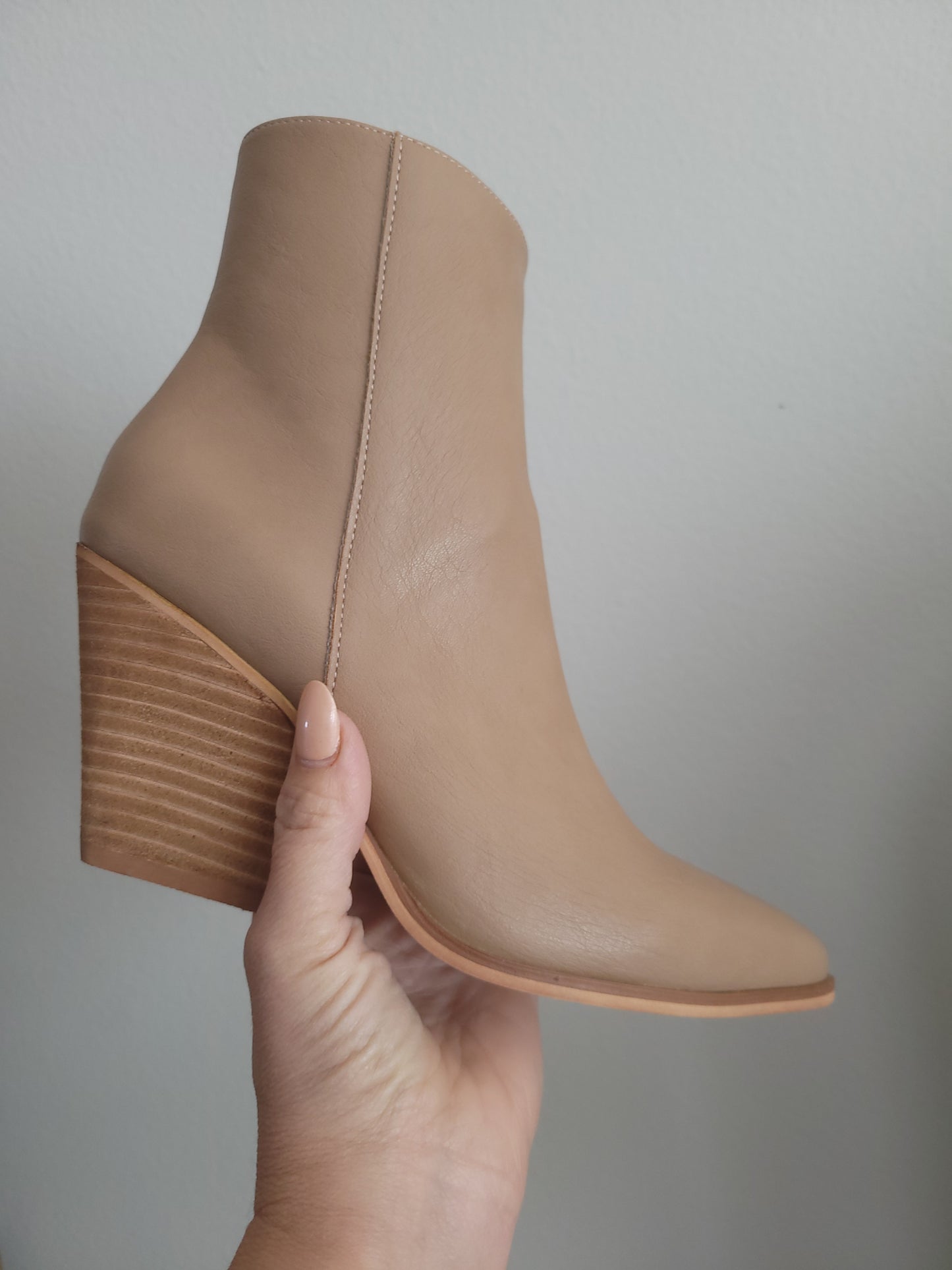 OASIS SOCIETY  - Stacked Heel Slim Bootie