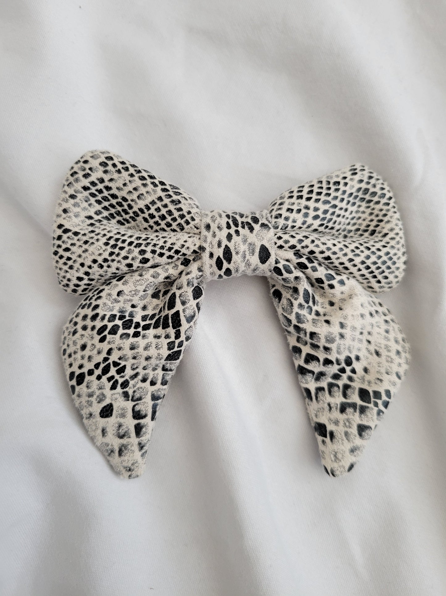 Snake print bow hair clip