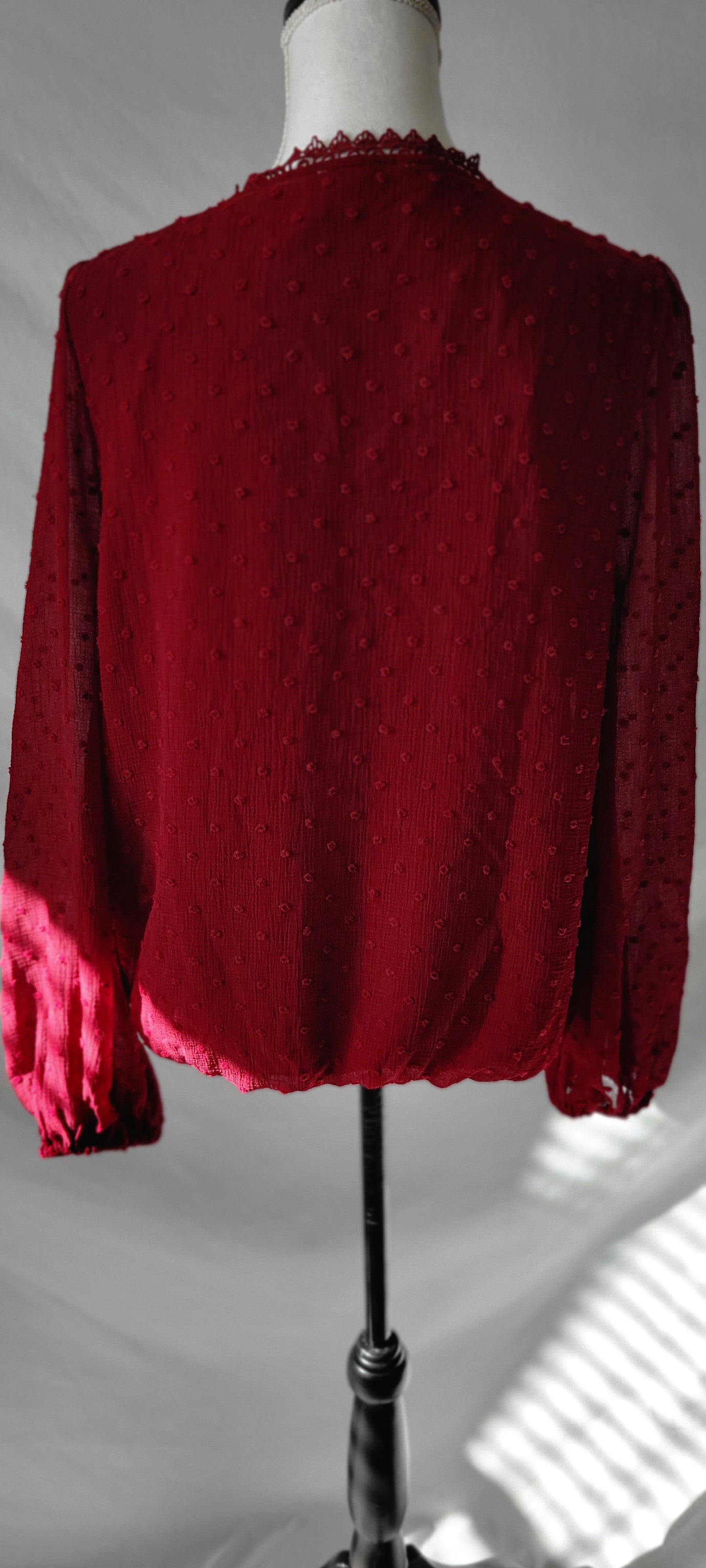 SURPLICE LACE LONG SLEEVE BURGUNDY TOP