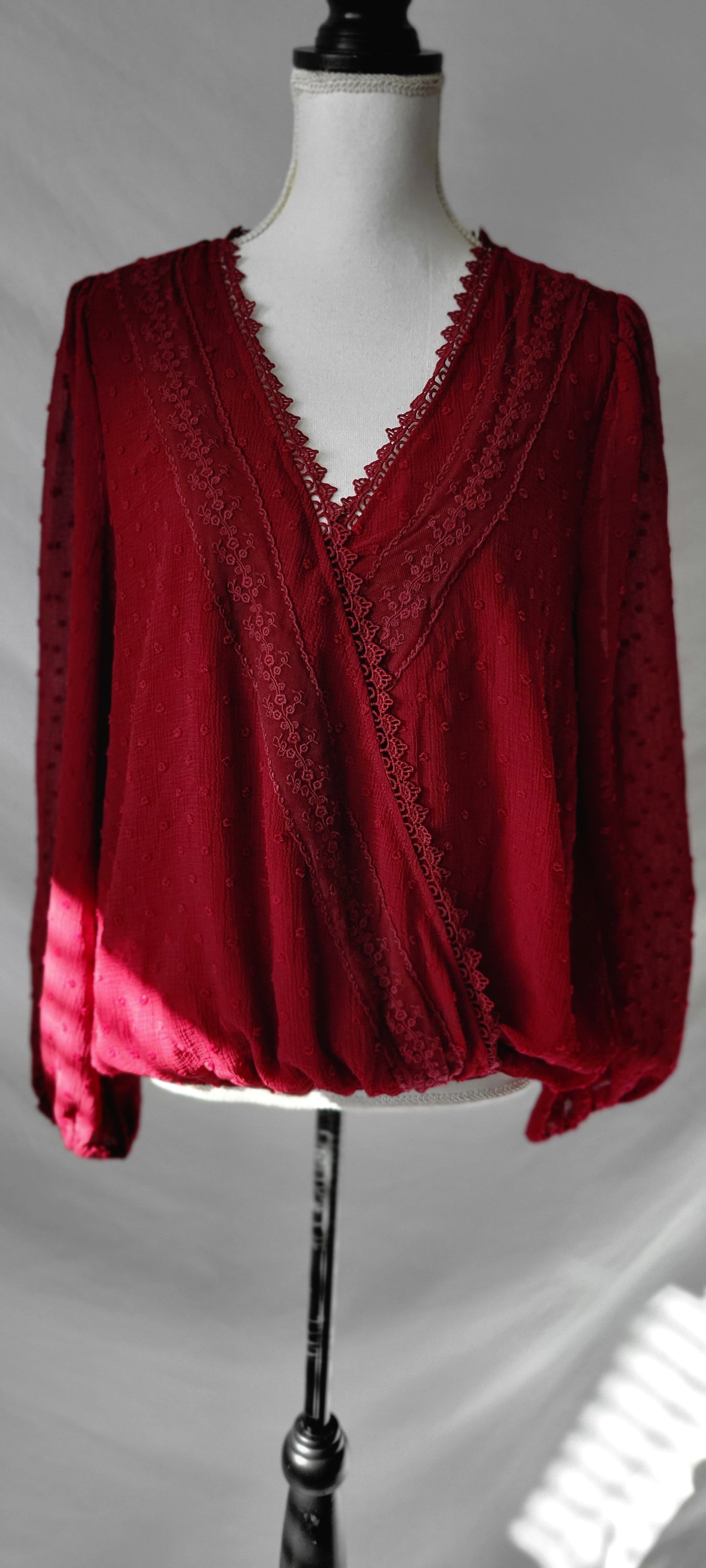 SURPLICE LACE LONG SLEEVE BURGUNDY TOP