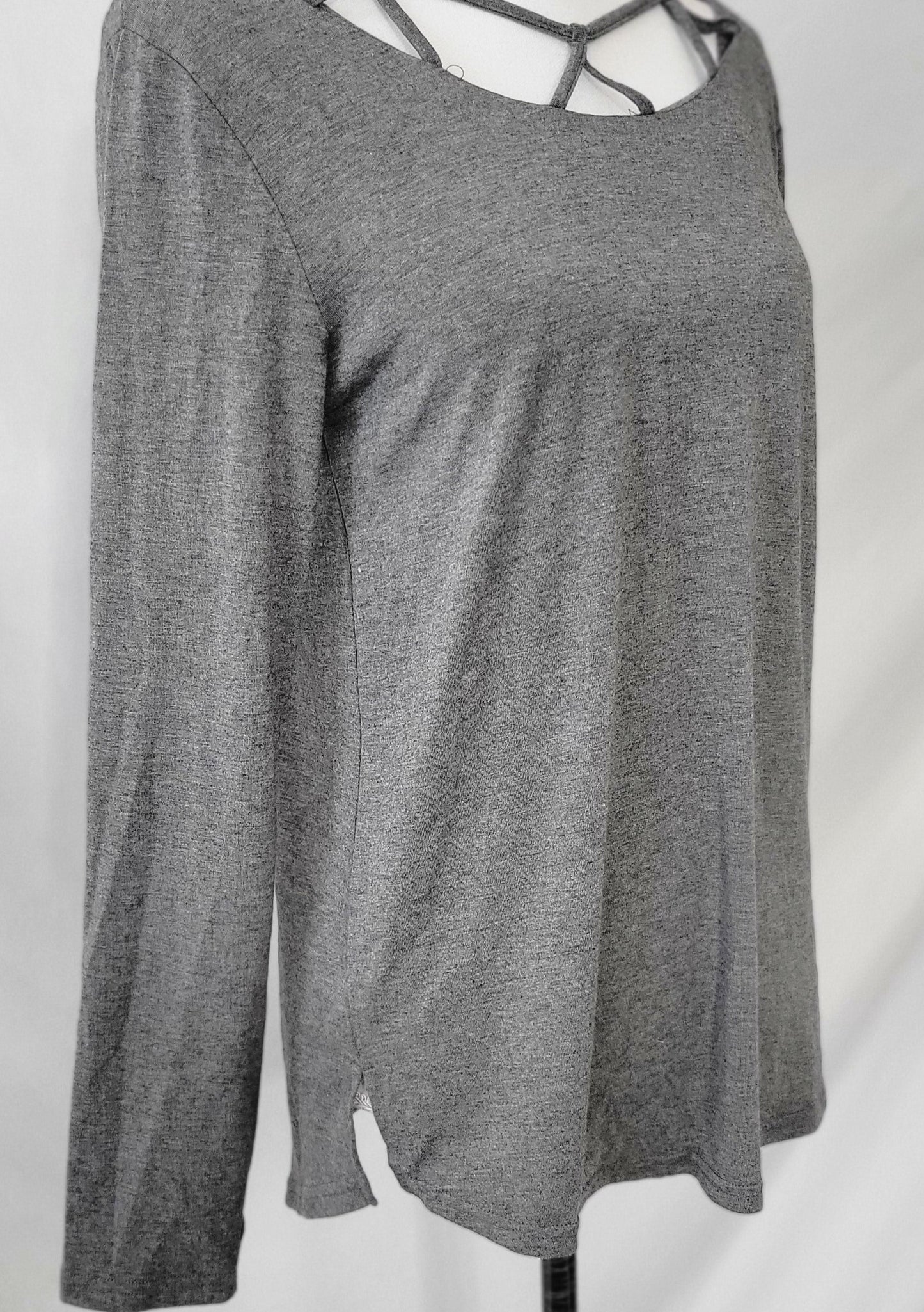 It's all about the detail long sleeve top in grey