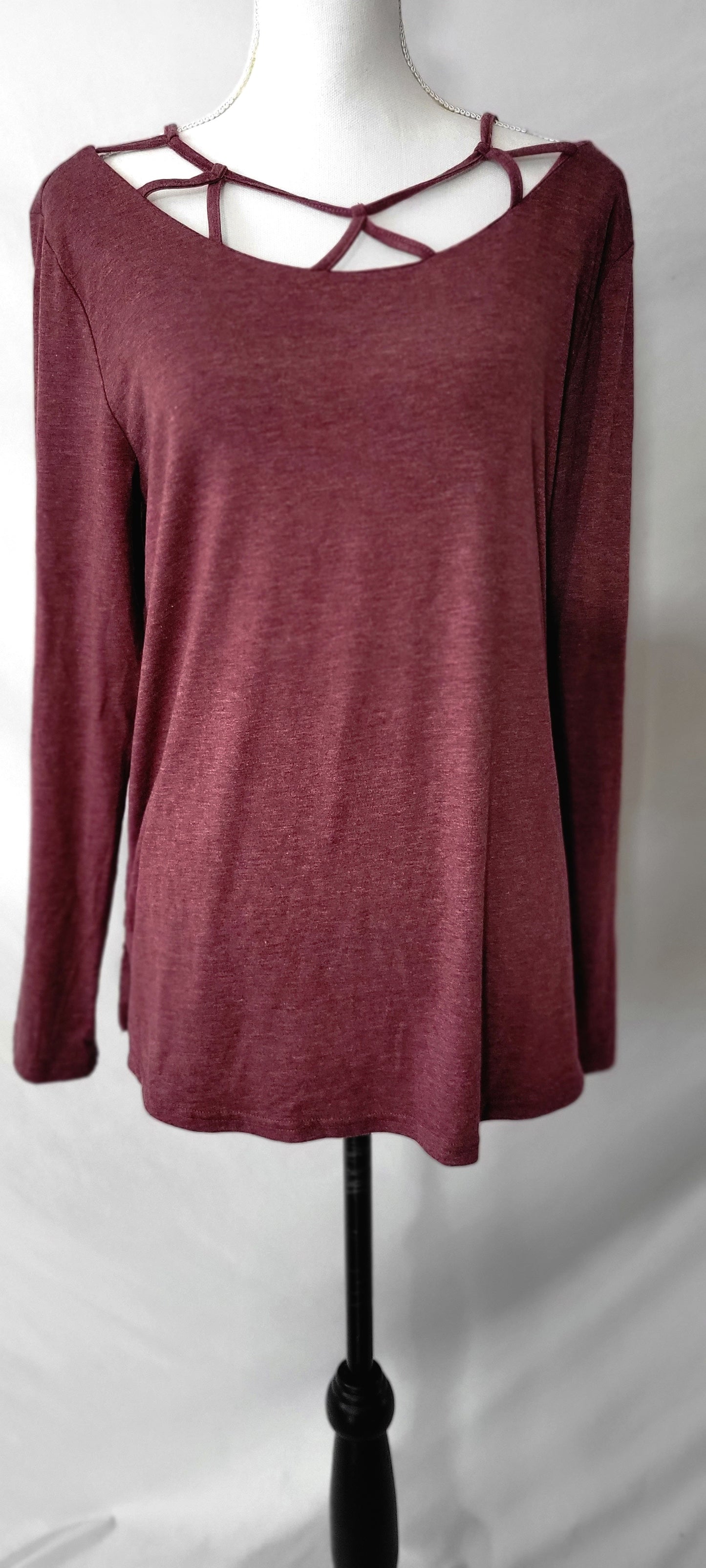 It's all about the detail long sleeve top Burgundy