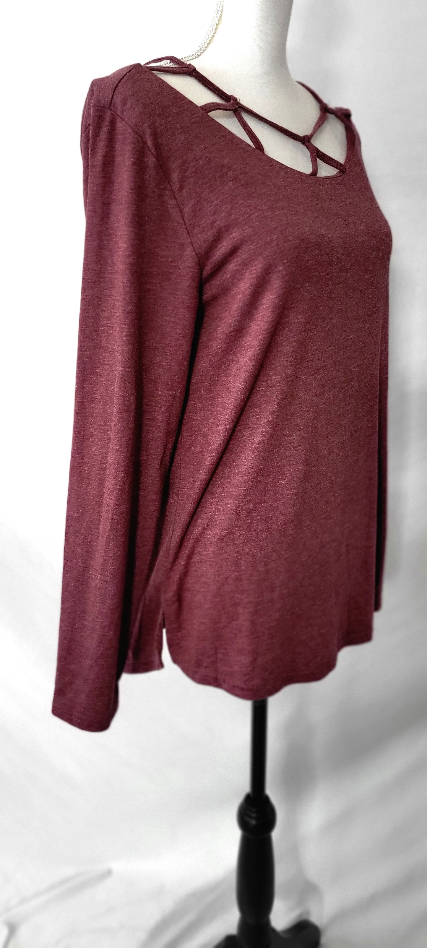 It's all about the detail long sleeve top Burgundy