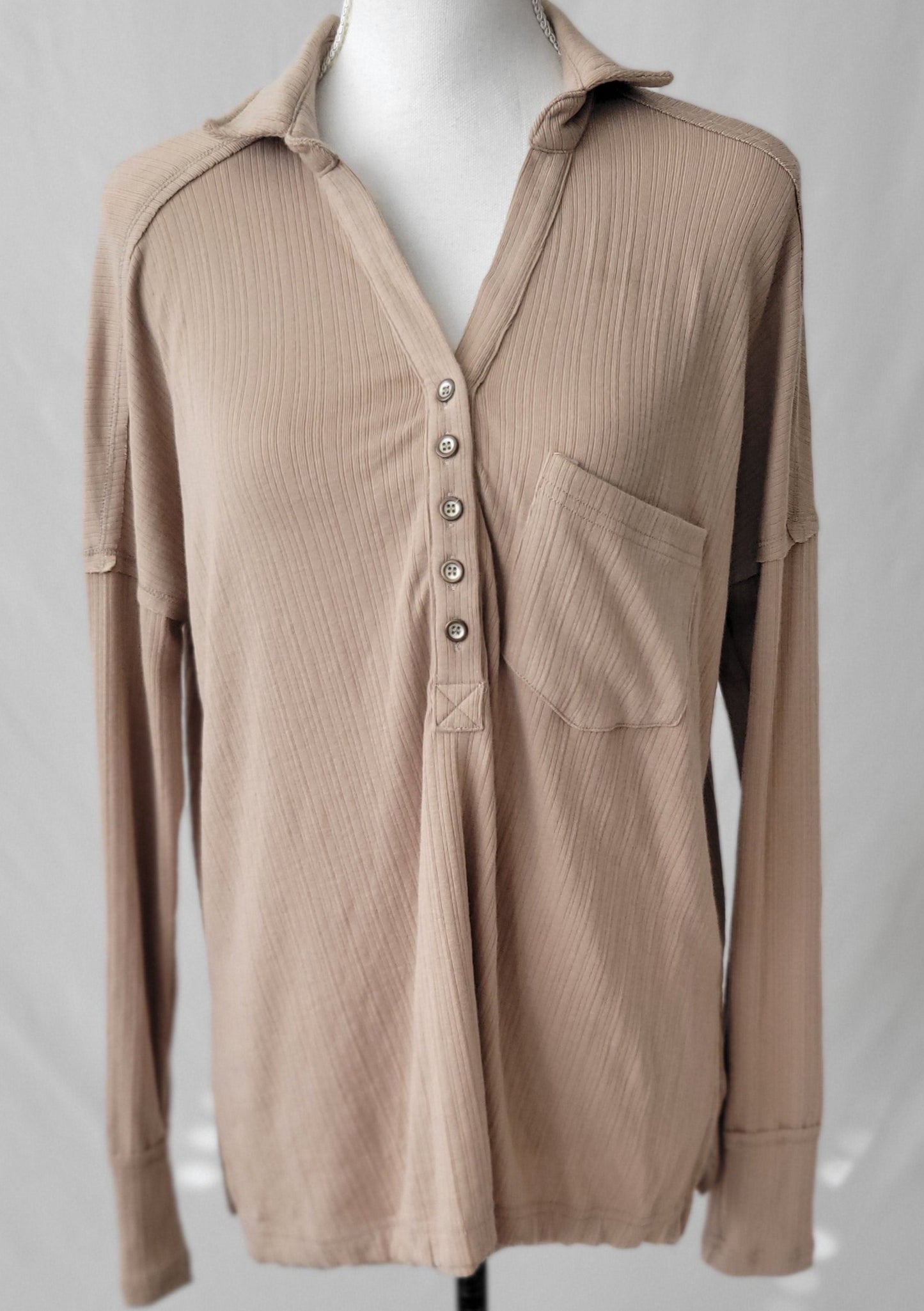 OVERSIZED RIBBED LONG SLEEVE HENLEY TOP