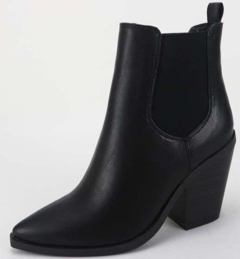 Slip On Pointed Adriana Black Ankle Boots