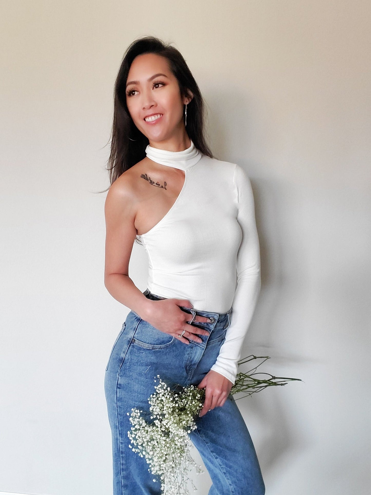 High Waisted Slim Mom Jenn Jeans in Vintage Wash