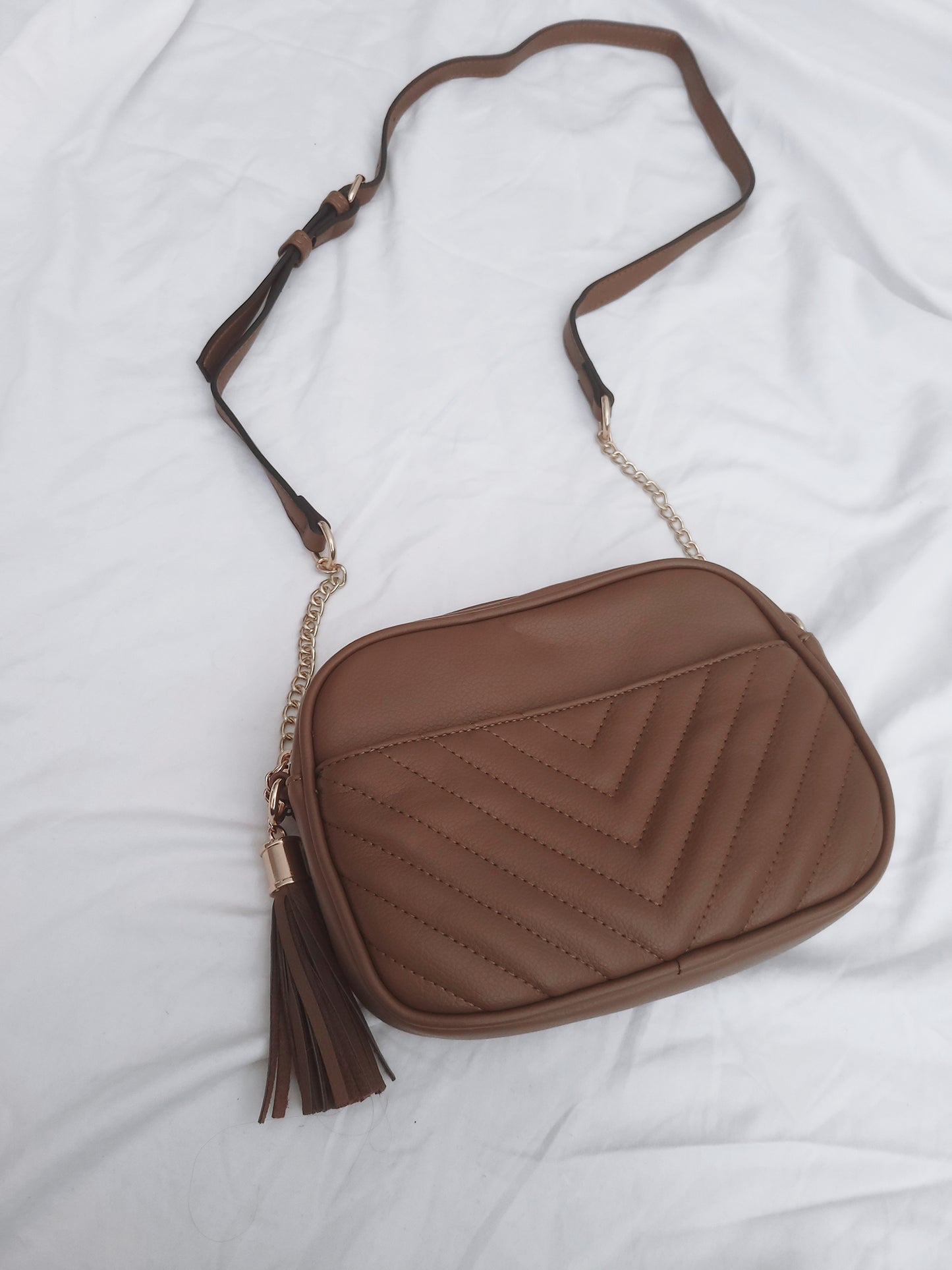 CHEVRON DESIGN CROSSBODY BAG