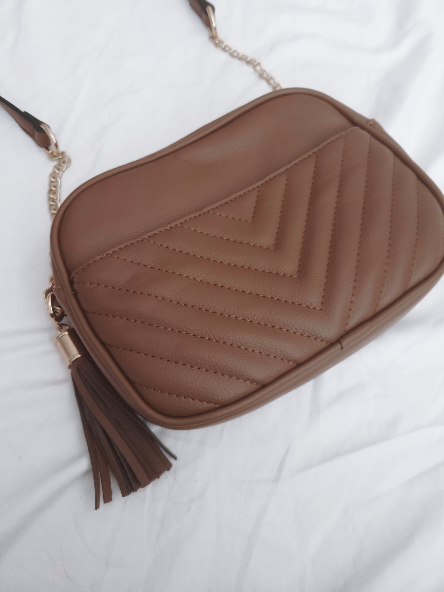 CHEVRON DESIGN CROSSBODY BAG