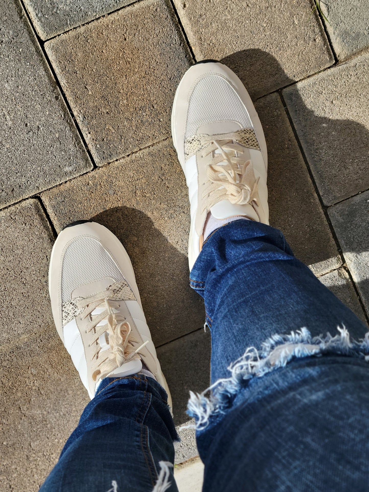 Coffee Run Beige Sneakers