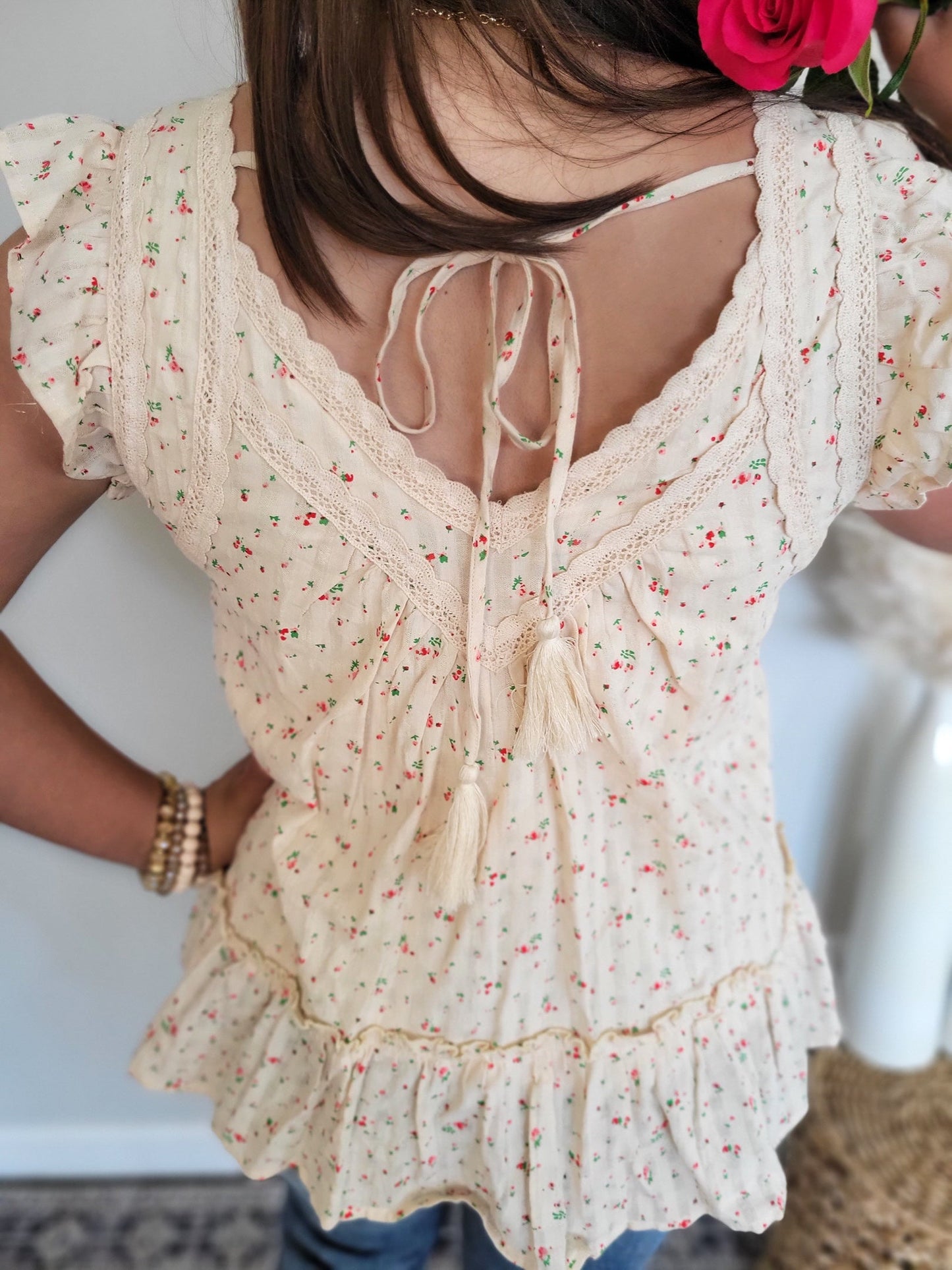 RUFFLED SHOULDER FLORAL LACE V NECK TANK TOP