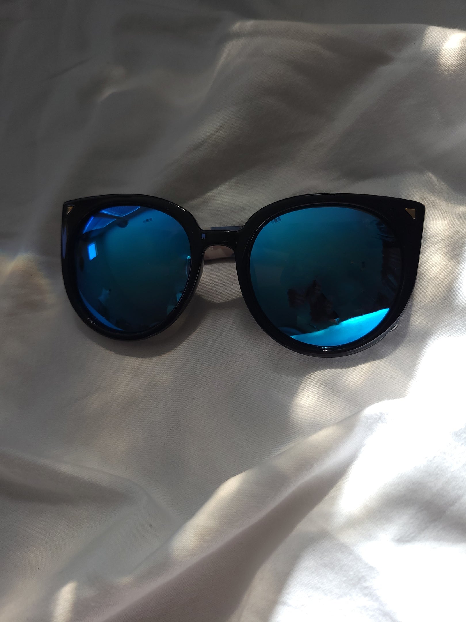 Courtney Colored Lens Polarized Sunglasses