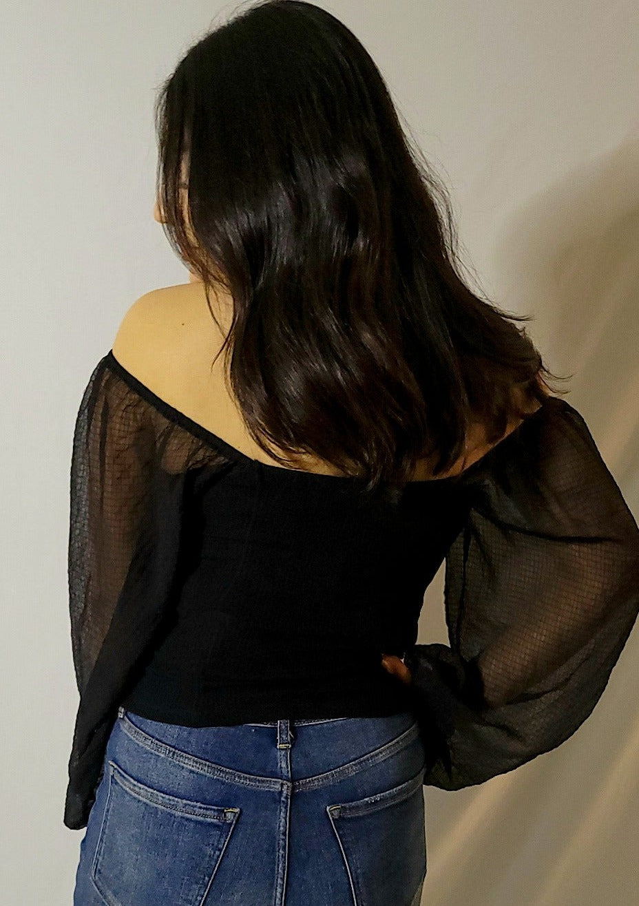 TEXTURED SHEER CHIFFON SLEEVE RIB SQUARE NECK BLACK TOP