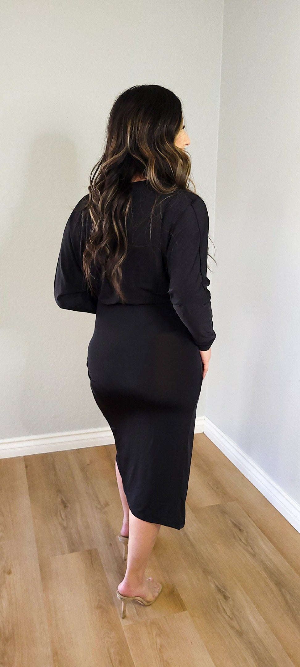 Long Sleeve Ruched Bodycon Dress in Black Large (10-12) Long Sleeve Ruched Bodycon Dress in Black Large (10-12)