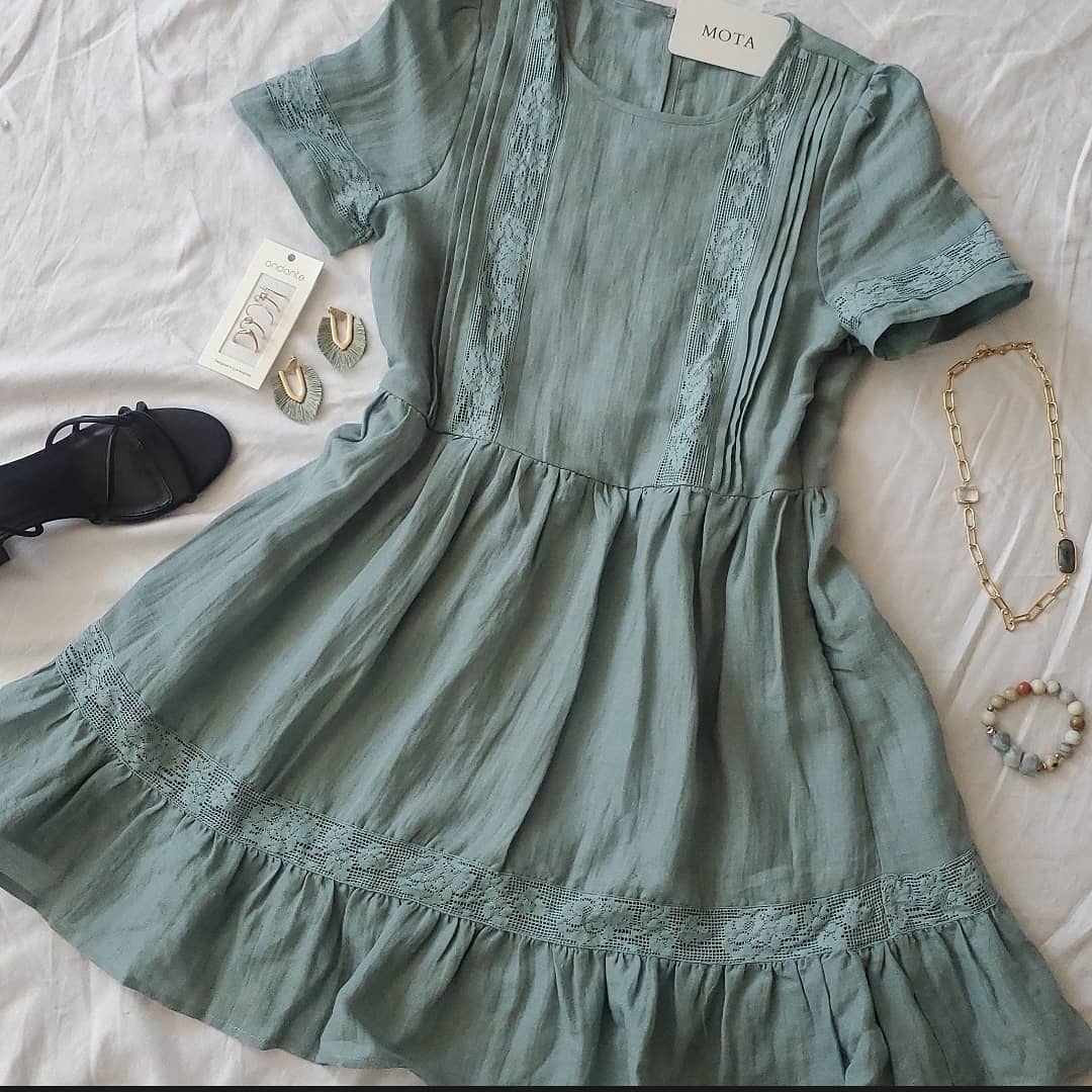 Cotton Babydoll Lace Inset Sage Green Dress Large Cotton Babydoll Lace Inset Sage Green Dress Large